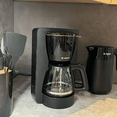 Geraeumiges Mit Xxl Leinwand I Parkplatz I Wifi *