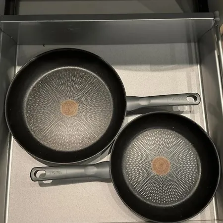 Geraeumiges Mit Xxl Leinwand I Parkplatz I Wifi