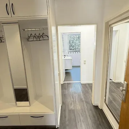 Geraeumiges Mit Xxl Leinwand I Parkplatz I Wifi *