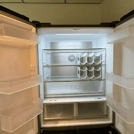 Geraeumiges Mit Xxl Leinwand I Parkplatz I Wifi