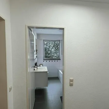 Geraeumiges Mit Xxl Leinwand I Parkplatz I Wifi