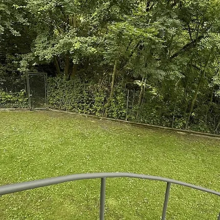 Geraeumiges Mit Xxl Leinwand I Parkplatz I Wifi * 보훔