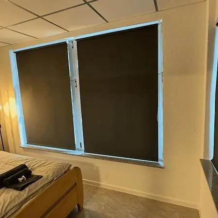 Geraeumiges Mit Xxl Leinwand I Parkplatz I Wifi *