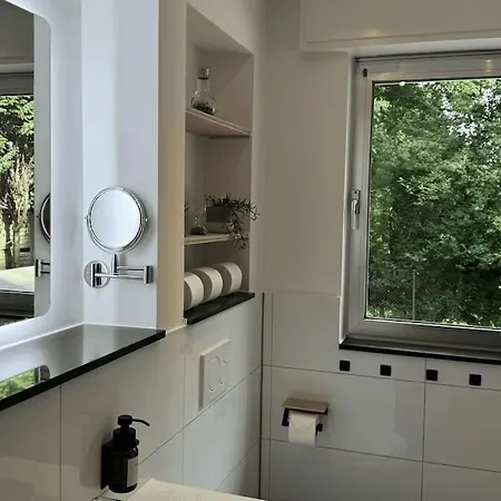 Geraeumiges Mit Xxl Leinwand I Parkplatz I Wifi 아파트