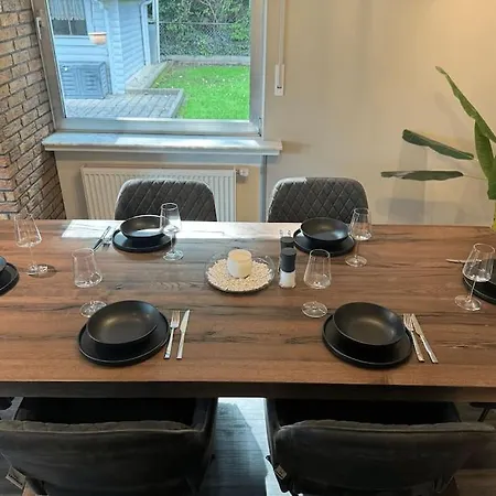 Geraeumiges Mit Xxl Leinwand I Parkplatz I Wifi 아파트 *