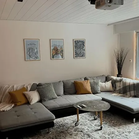 Geraeumiges Mit Xxl Leinwand I Parkplatz I Wifi Appartement