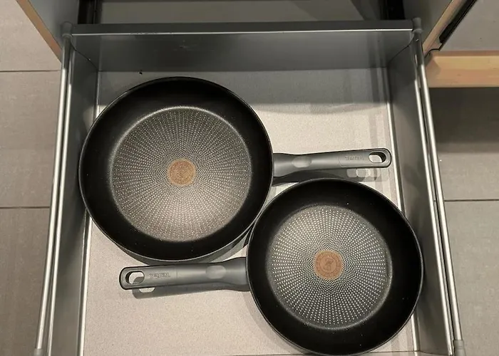 Geraeumiges Mit Xxl Leinwand I Parkplatz I Wifi