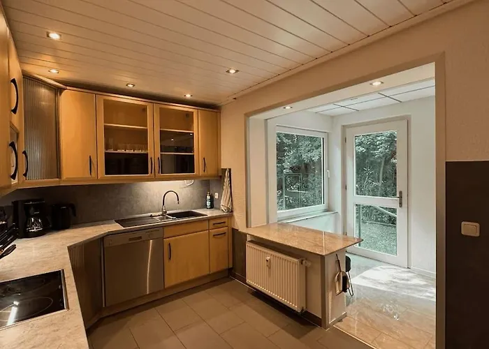 Geraeumiges Mit Xxl Leinwand I Parkplatz I Wifi * Bochum