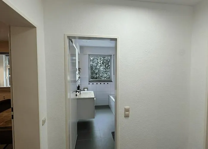 Geraeumiges Mit Xxl Leinwand I Parkplatz I Wifi