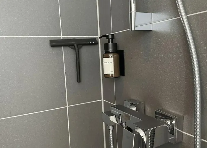 Geraeumiges Mit Xxl Leinwand I Parkplatz I Wifi アパート