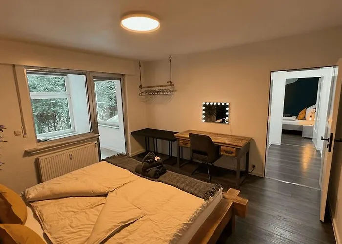 Geraeumiges Mit Xxl Leinwand I Parkplatz I Wifi * ボーフム