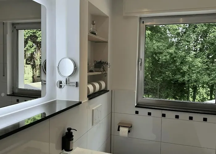 Geraeumiges Mit Xxl Leinwand I Parkplatz I Wifi Appartement