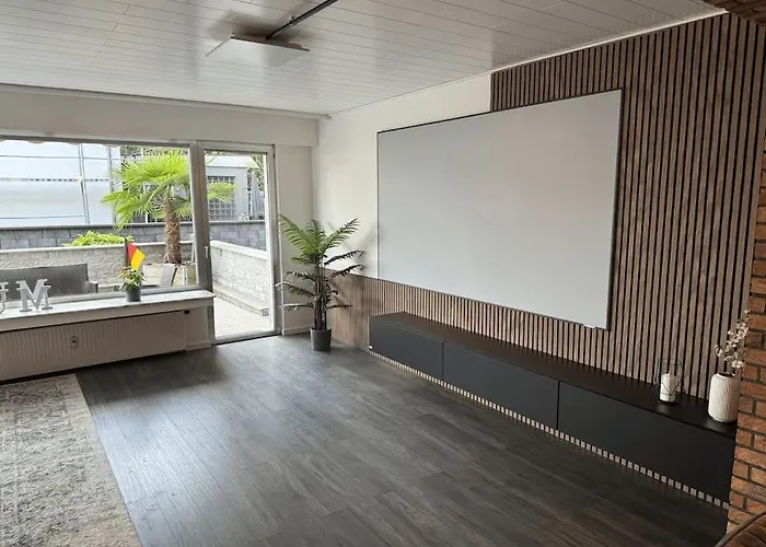 Geraeumiges Mit Xxl Leinwand I Parkplatz I Wifi アパート ボーフム