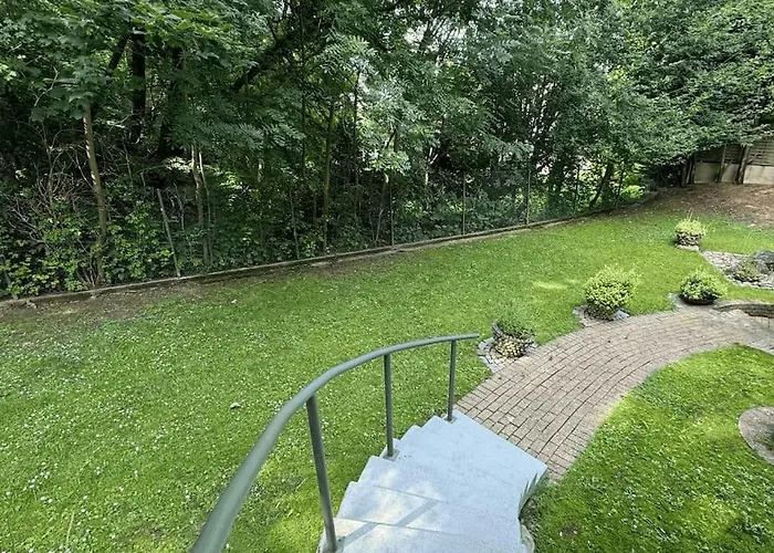 Geraeumiges Mit Xxl Leinwand I Parkplatz I Wifi Appartement Bochum