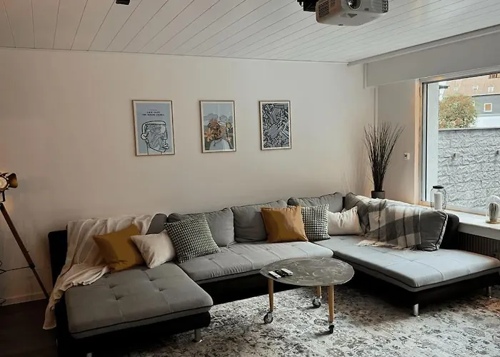 Geraeumiges Mit Xxl Leinwand I Parkplatz I Wifi Appartement